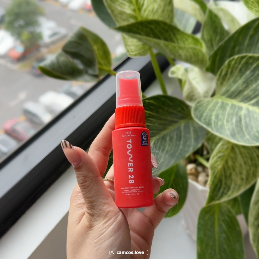 Xịt khoáng làm dịu da Tower 28 Beauty SOS Daily Rescue Facial Spray