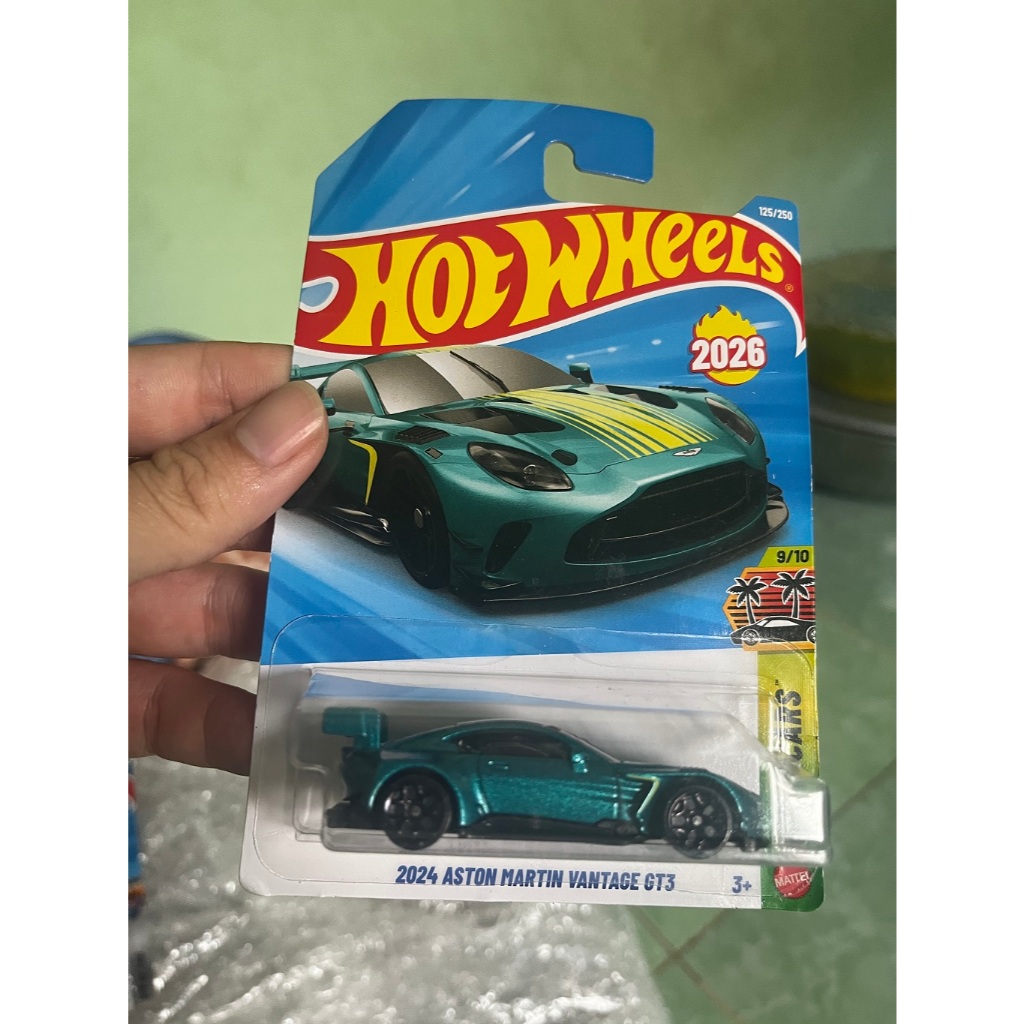Xe Hot Wheels 2024 Aston Martin Vantage GT3 | Xanh ngọc