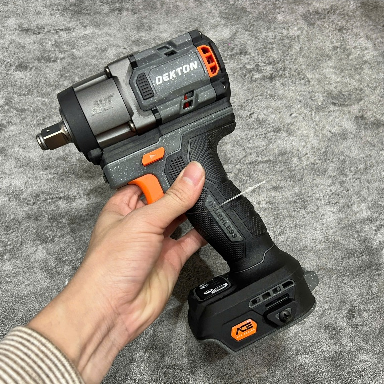 Máy siết bulong 680Nm Dekton M21 IW680promax chân phổ thông