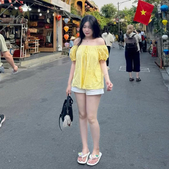 (Hàng Sẵn, L1) Áo babydoll chất thô mềm chấm bi tay chuông dáng xoè Nana Top. | BigBuy360 - bigbuy360.vn