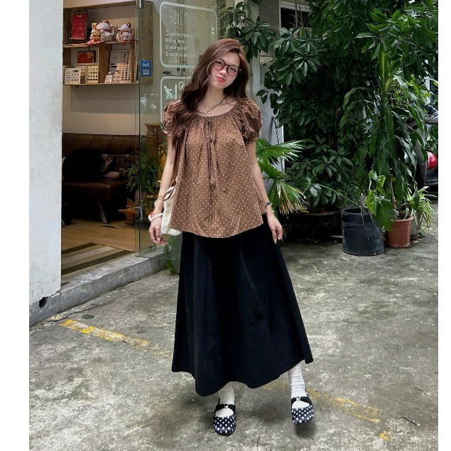 (Hàng Sẵn, L1) Áo babydoll chất thô mềm chấm bi tay chuông dáng xoè Nana Top. | BigBuy360 - bigbuy360.vn
