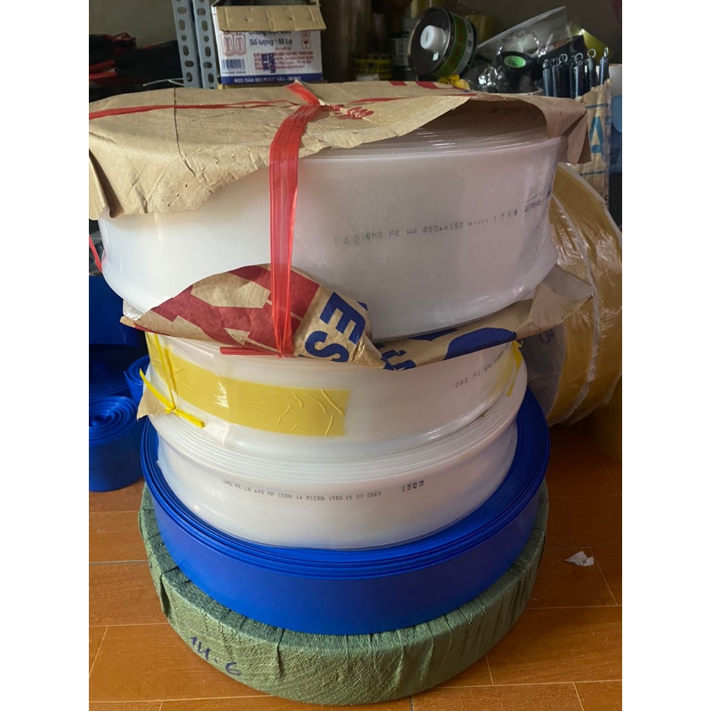 30m ống dẫn nước pe có các loại kích thước có màu xanh - trắng phi 48mm , phi 60mm, phi 76mm, 100mm