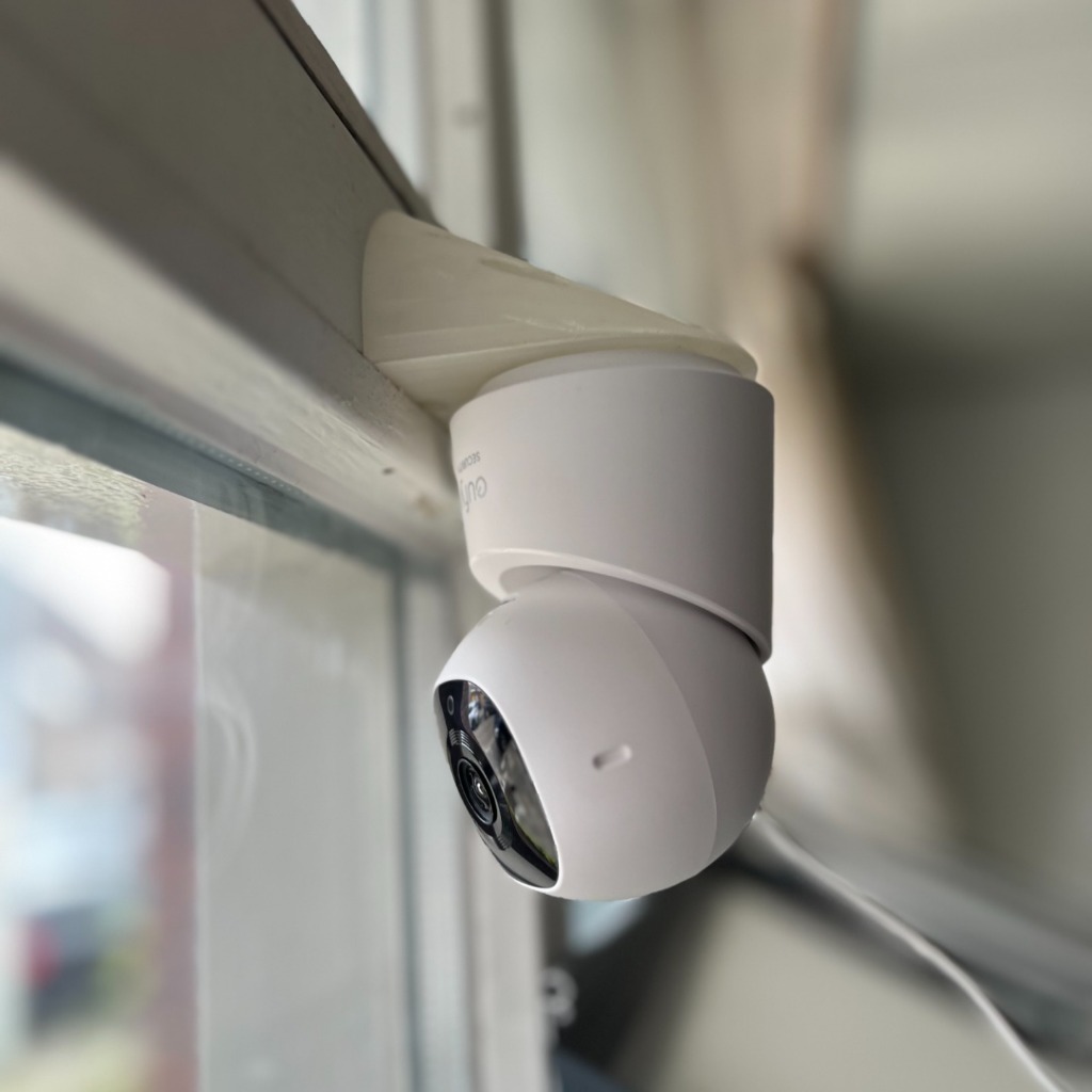 Giá Treo Tường Cho Eufy C210 / C220 – Lắp Đặt Linh Hoạt