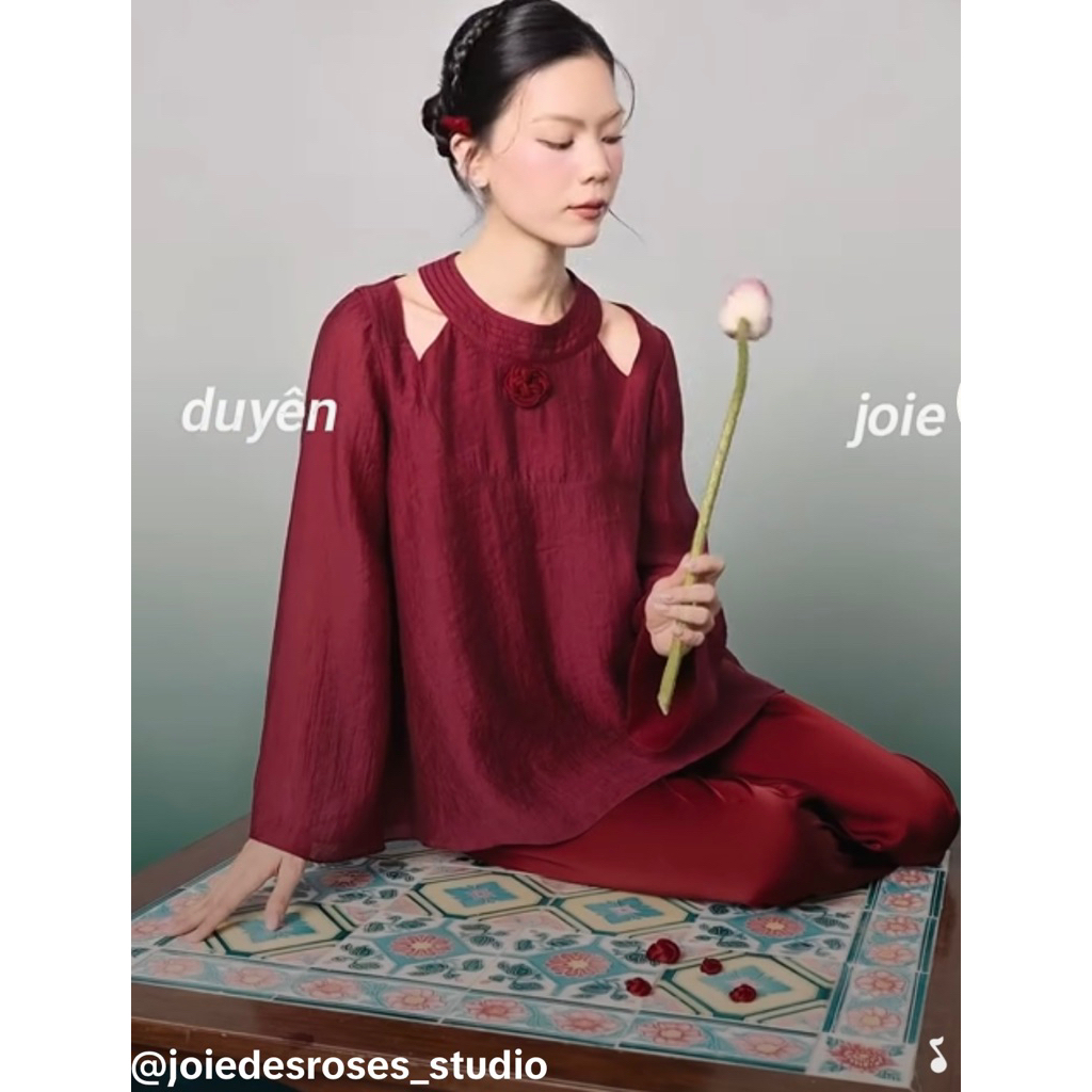 Pass áo duyên đỏ Joie