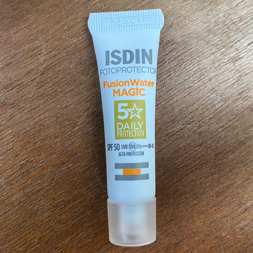 [GIFT] Kem chống nắng hằng ngày dưỡng ẩm không nhờn rít ISDIN Fotoprotector Fusion Water Magic SPF50