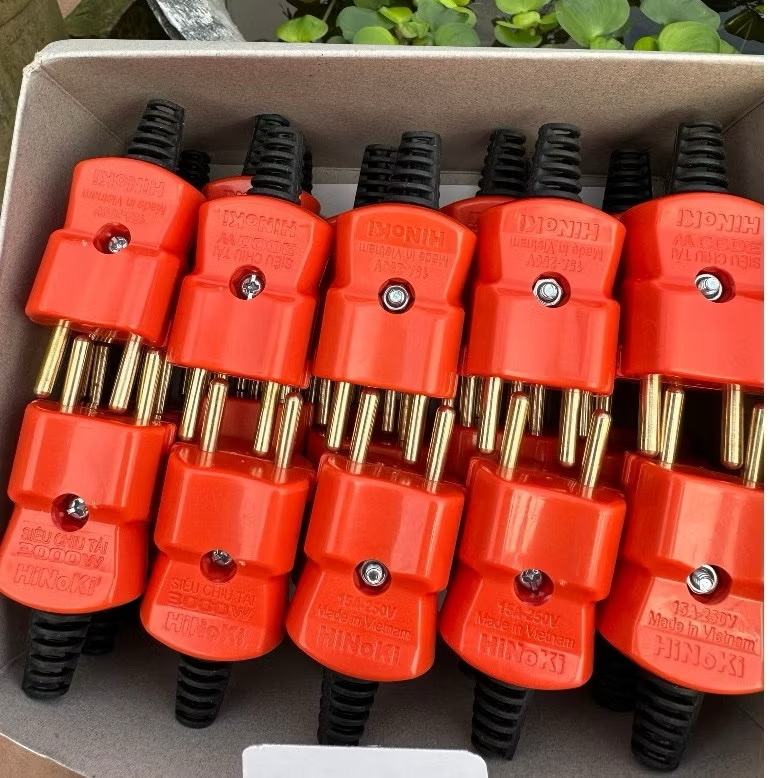 Phích Cắm Chịu Tải M185 3000W Chống Nước Siêu Chịu Tải 2-6 Thiết Bị Công Suất Lớn 3000W Vỏ Nhựa Cao 