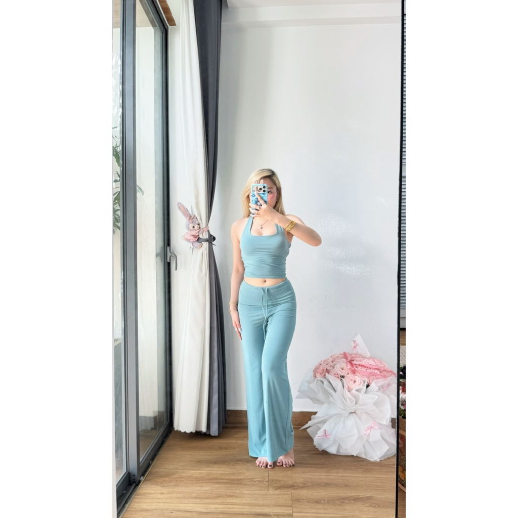 Signature Soft Fit Set | ÁO YẾM ÔM DÂY CỘT + QUẦN DÀI ỐNG SUÔNG CÓ DÂY RÚT | BigBuy360 - bigbuy360.vn