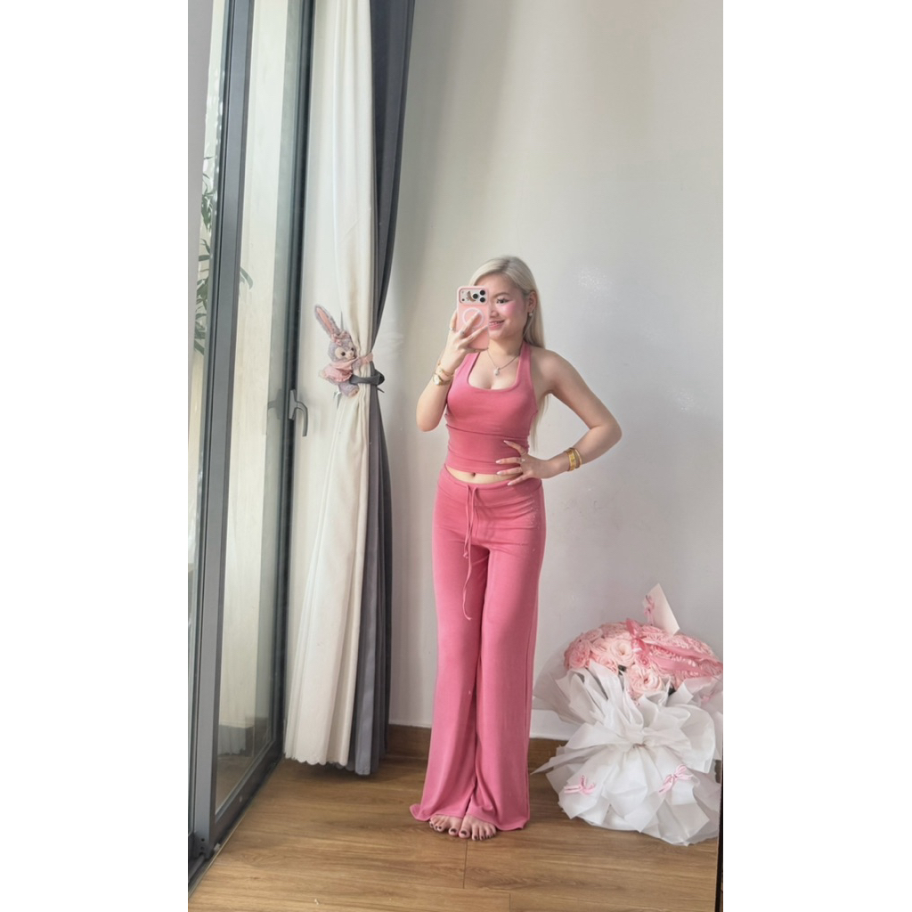 Signature Soft Fit Set | ÁO YẾM ÔM DÂY CỘT + QUẦN DÀI ỐNG SUÔNG CÓ DÂY RÚT | BigBuy360 - bigbuy360.vn