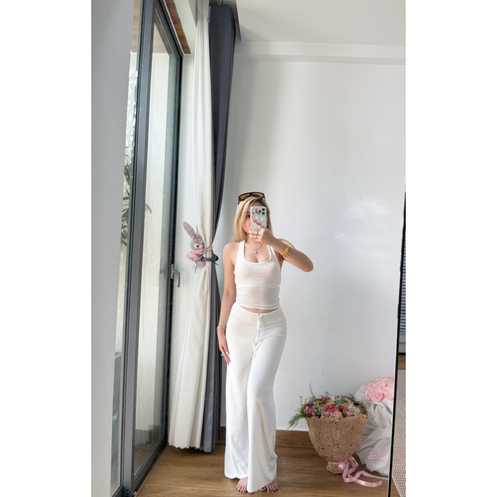 Signature Soft Fit Set | ÁO YẾM ÔM DÂY CỘT + QUẦN DÀI ỐNG SUÔNG CÓ DÂY RÚT | BigBuy360 - bigbuy360.vn