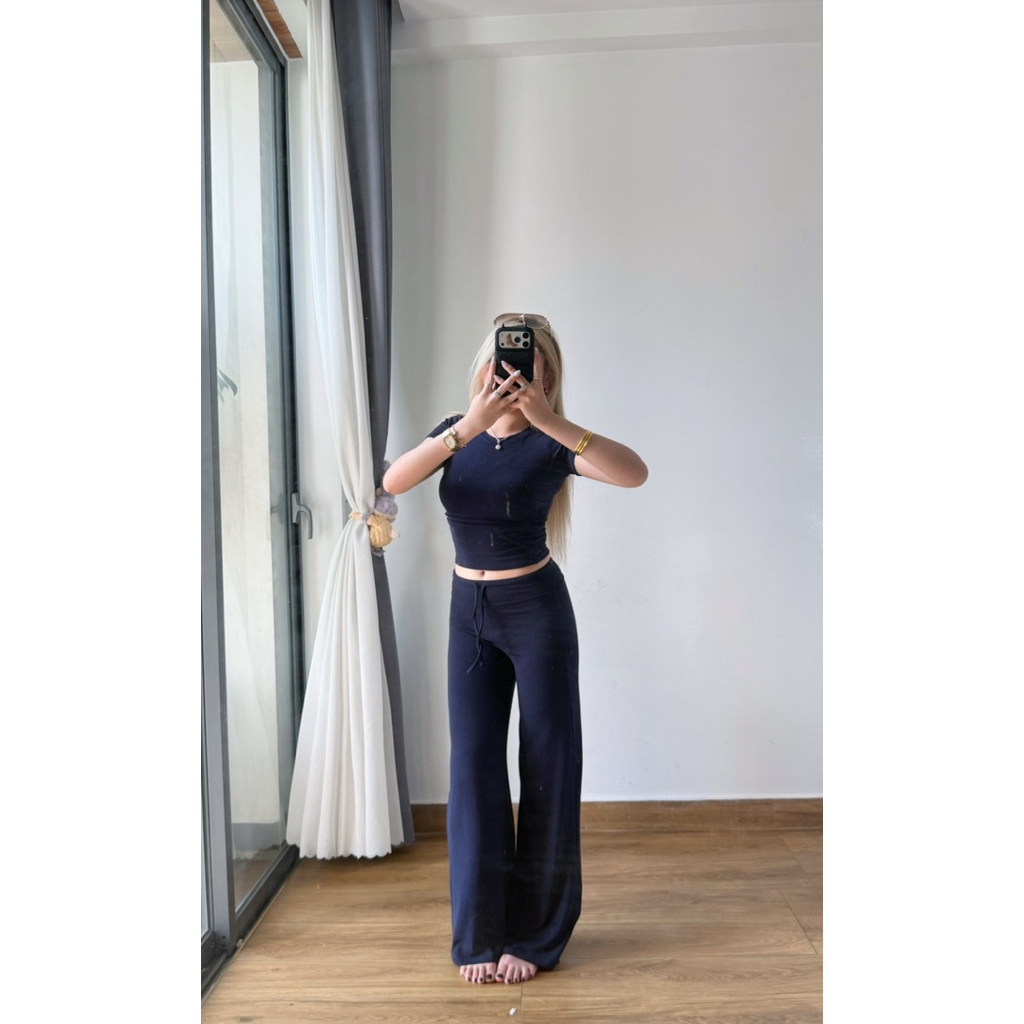 Signature Set Body Fit Áo Ôm Dáng Tay Ngắn & Quần Dài Ống Suông Có Dây Rút Chất Liệu Thun Co Giãn  Mềm Mịn Tôn Dáng | BigBuy360 - bigbuy360.vn