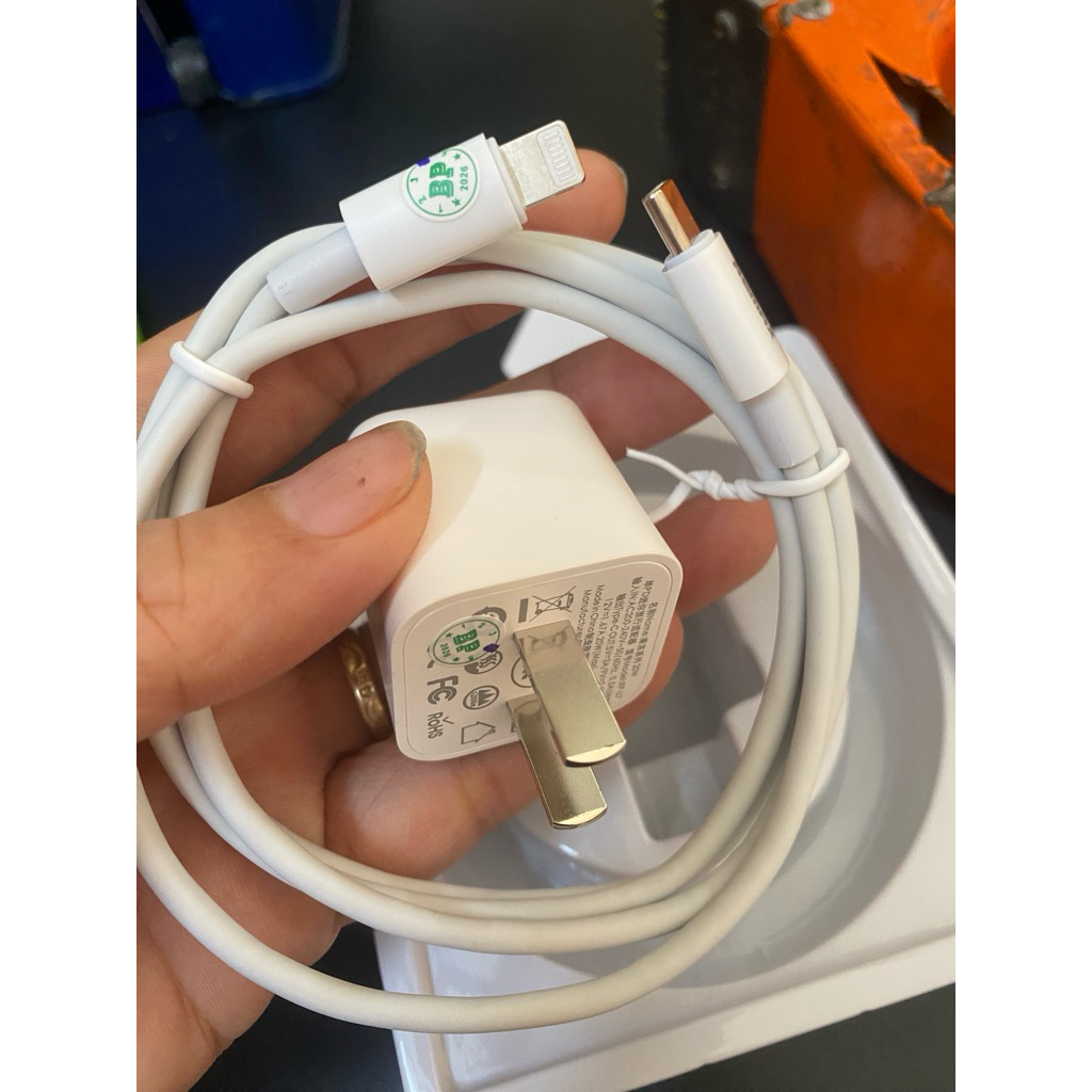 Remax Bộ Sạc Nhanh PD20W Dành Cho iPhone Với Công Suất 20W Cho Sạc Nhanh Hiệu Quả