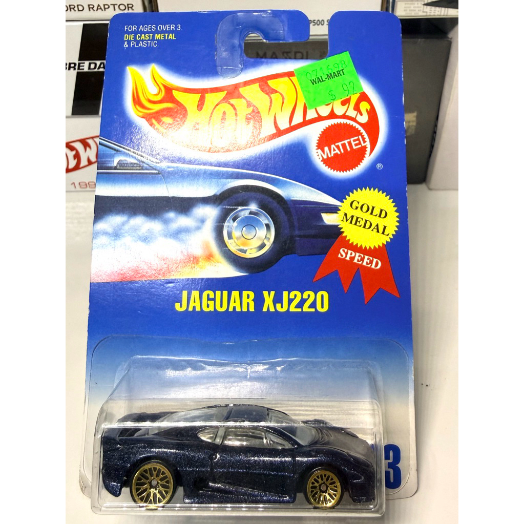 Xe mô hình Hotwheels Jaguar XJ220
