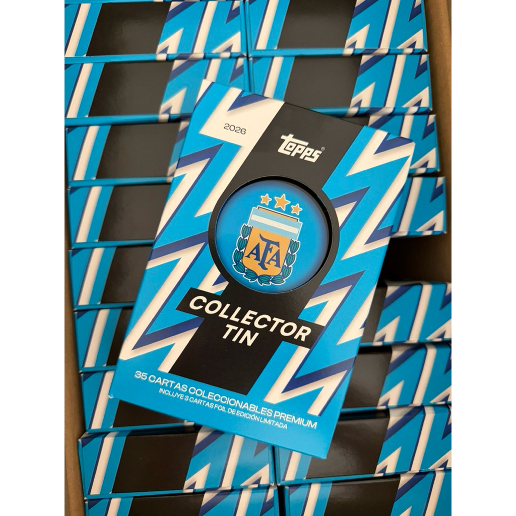 Hộp thẻ bóng đá Topps Argentina Collector Tin 2025/26