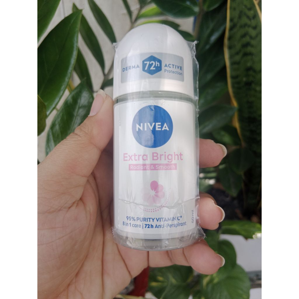 Lăn Khử Mùi Nivea Extra Brightening 50ml