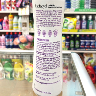Dung Dịch Vệ Sinh Phụ Nữ Lactacyd Soft & Silky 250ml