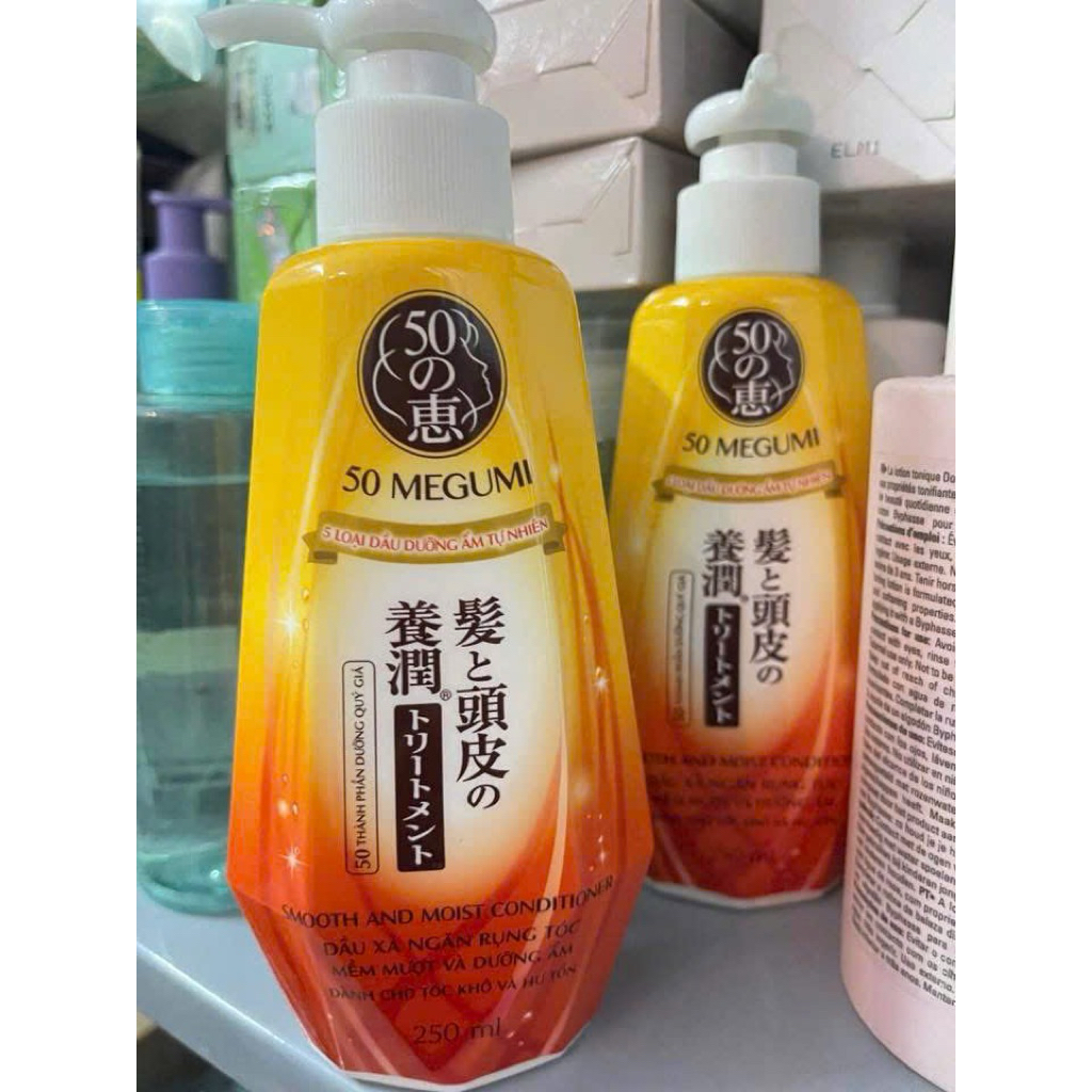 Dầu xả ngăn rụng tóc 50 Megumi Smooth and Moist Conditioner.