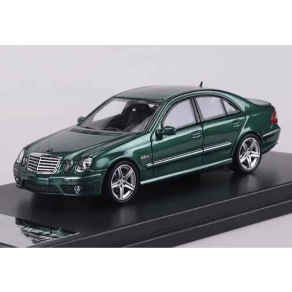 Mô hình ô tô Mercedes Benz E63 AMG W211 1:64 KM