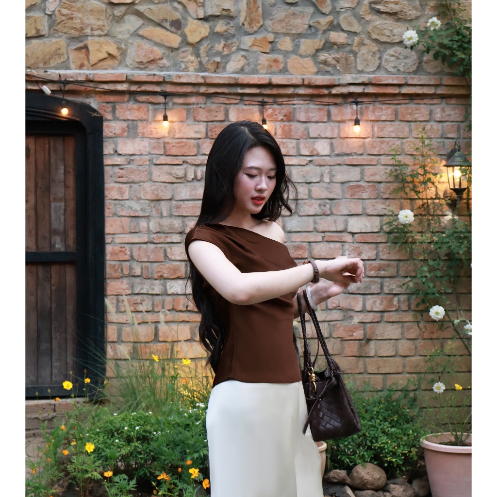 LYC FASHION - Áo Lụa Lệch Vai Hàn Châu | BigBuy360 - bigbuy360.vn