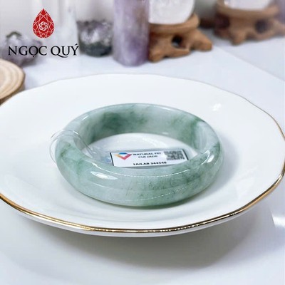 Vòng cẩm thạch A Myanmar - Ngọc phỉ thúy type A bản hẹ xanh điểm lý ni 52-55 LM98 (kèm kđ type A) - Ngoc Quý