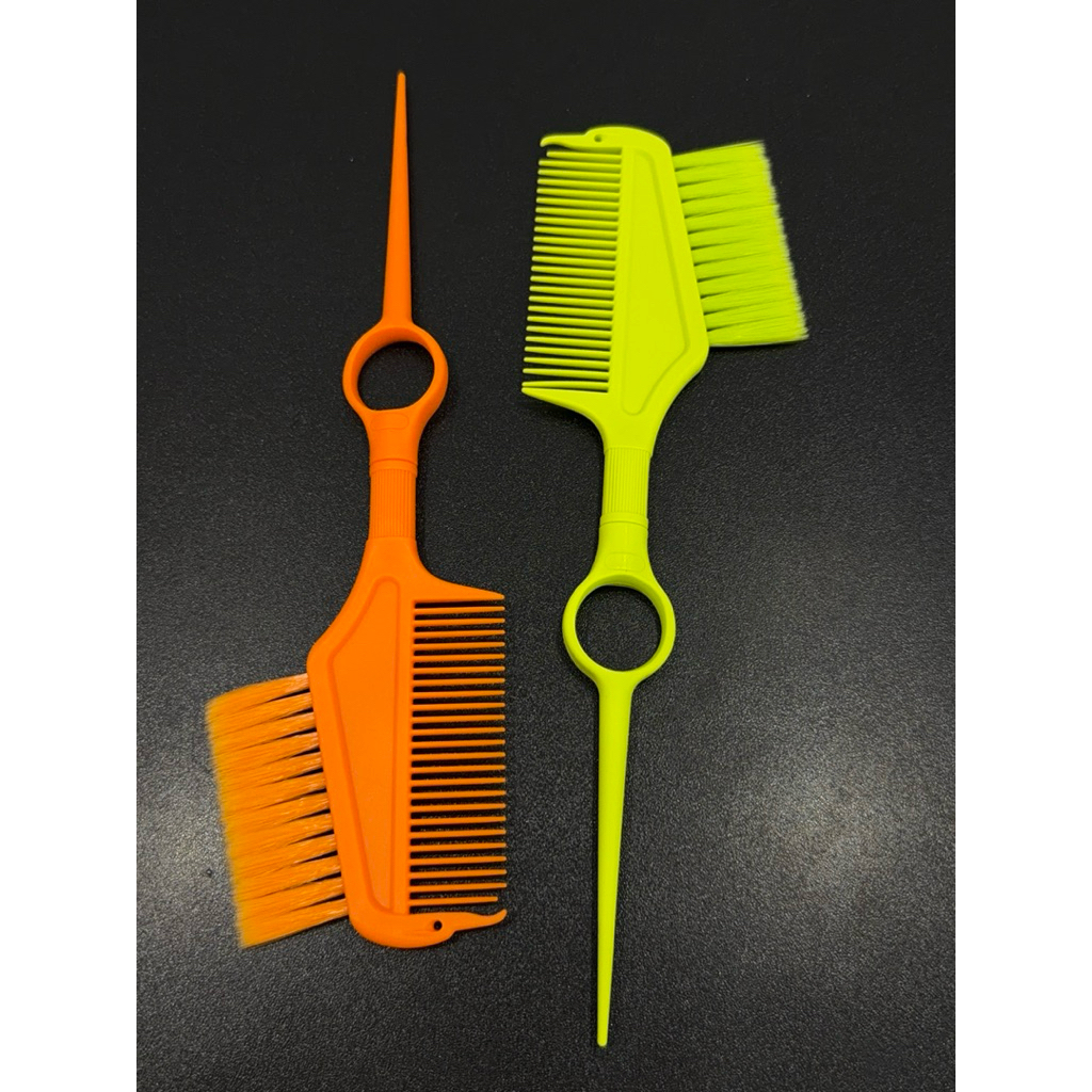 Combo 4 cây lược chải màu nhuộm hoá chất cho salon xoay 360 độ thao tác tiện lợi.