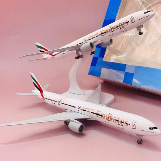 Máy Bay Boeing B777-300ER Hãng Hàng Không Các Tiểu vương quốc Ả Rập Thống nhất "EMIRATES AIRLINES"