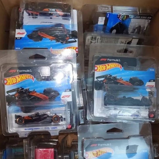 Hotwheels F1 Mô hình bằng hợp kim tỉ lệ 1:64 phiên bản short card