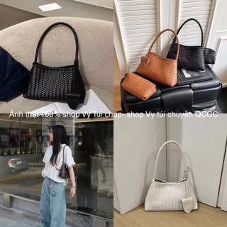 Túi xách kẹp nách da đan kèm charm và ví nhỏ kéo khoá size 26cm #2848