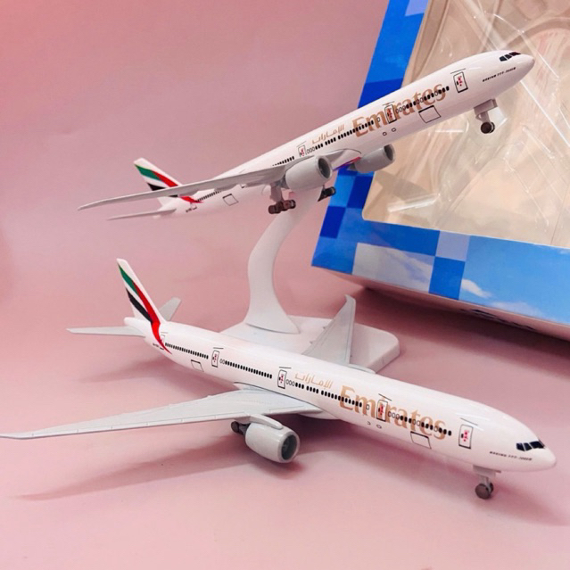 Máy Bay Boeing B777-300ER Hãng Hàng Không Các Tiểu vương quốc Ả Rập Thống nhất "EMIRATES AIRLINES"