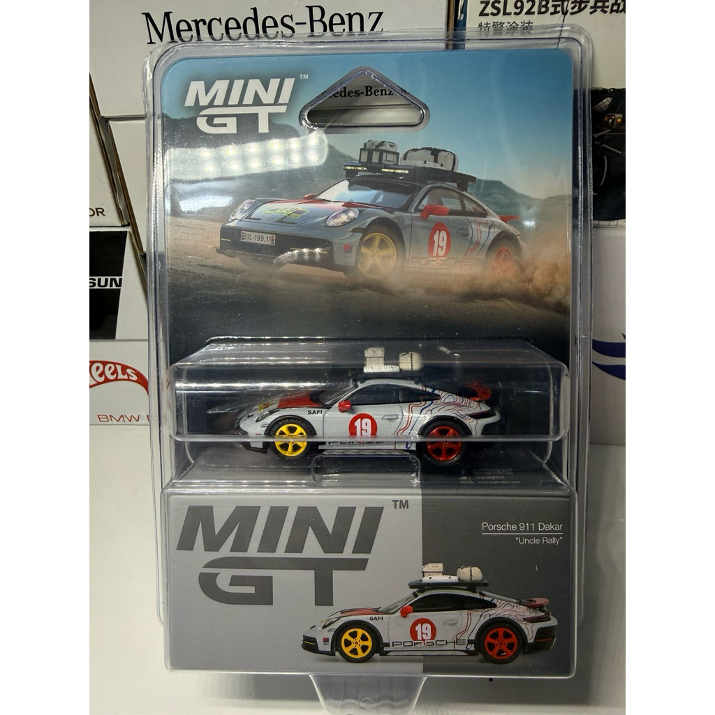 Xe mô hình Mini GT Porsche 911 Dakar Uncle Rally