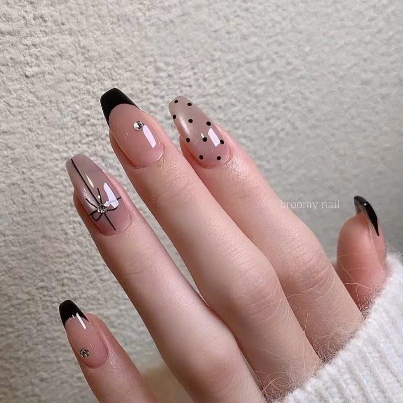 V39 - Nailbox Mắt Mèo Fench Đầu Móng Form Thang Vừa