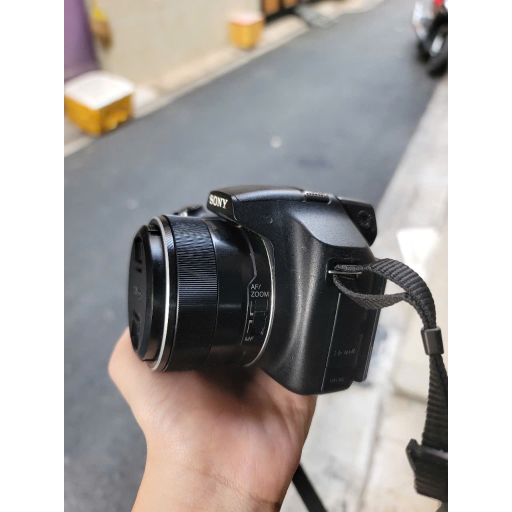 Máy ảnh Sony HX200V - 18 Megapixel - Siêu zoom 30x - Quay phim FullHD - Mới 90%