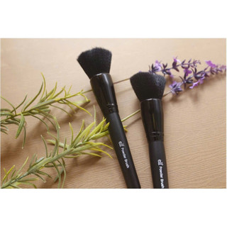 Cọ "FLAT TOP" POWDER BRUSH ELF
