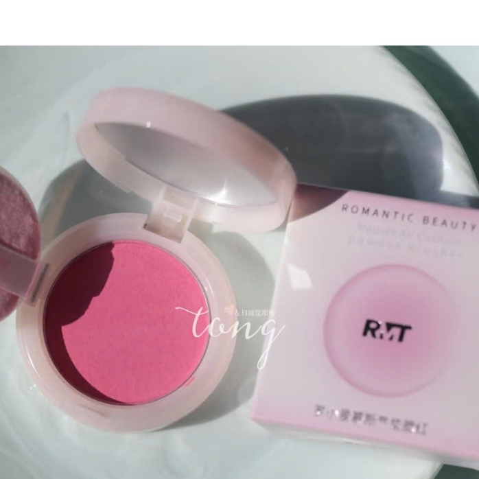 Phấn má hồng dạng kem có mút đi kèm Romantic Beauty