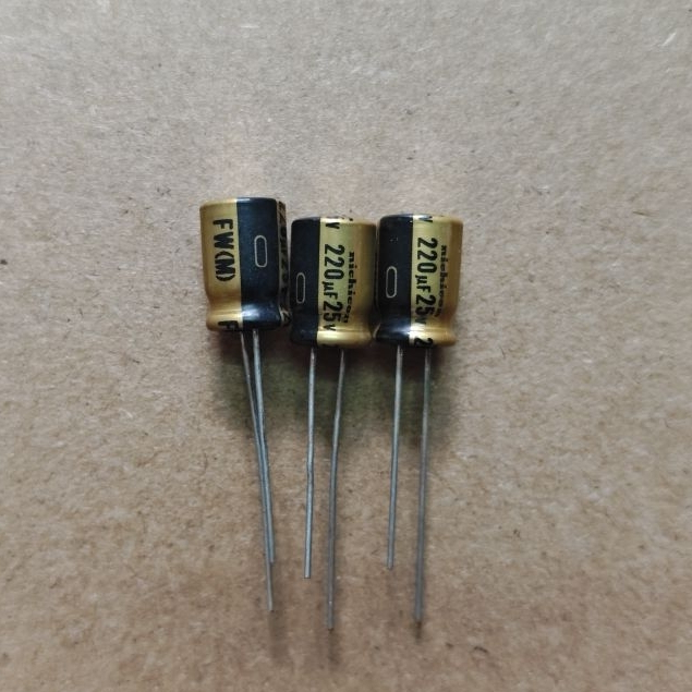 A16 Tụ điện nichicon FW 220uF/25V 220uF 25V (01 con)
