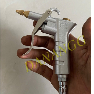Súng xịt hơi thổi bụi