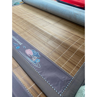 Chiếu trúc tăm vân gỗ đế lụa loại đẹp