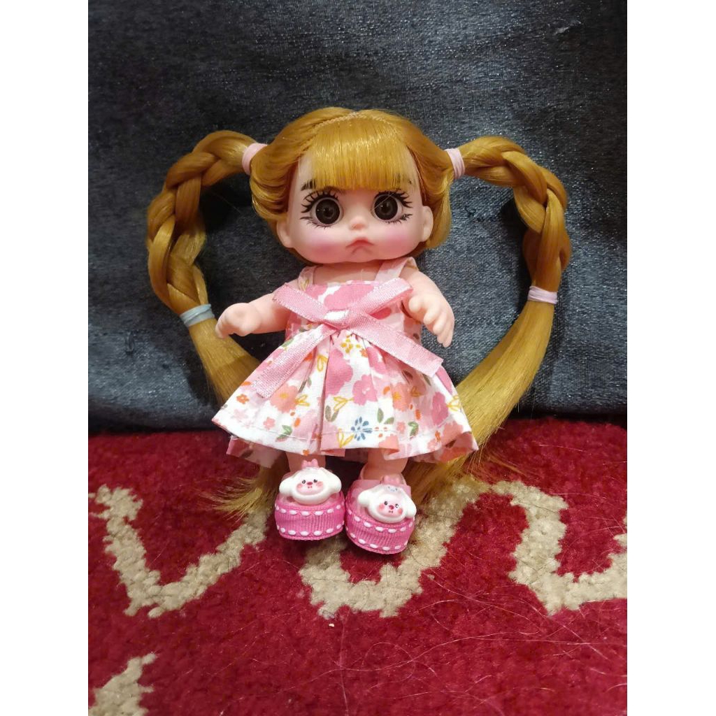 Doll 5inch gái mặt mím búi tóc xinh xắn (tặng kèm vòng tay kẹp tóc)