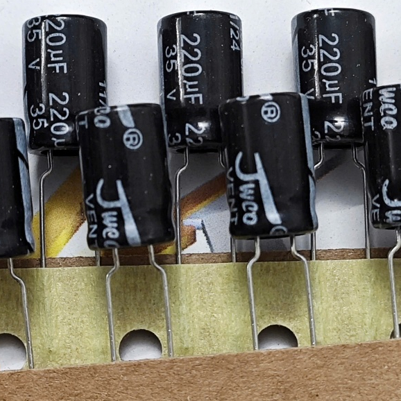 ( Combo 10 con ) Tụ hóa 35V220UF 35V 220UF 220UF35V 8x12mm vỉ giấy (combo)