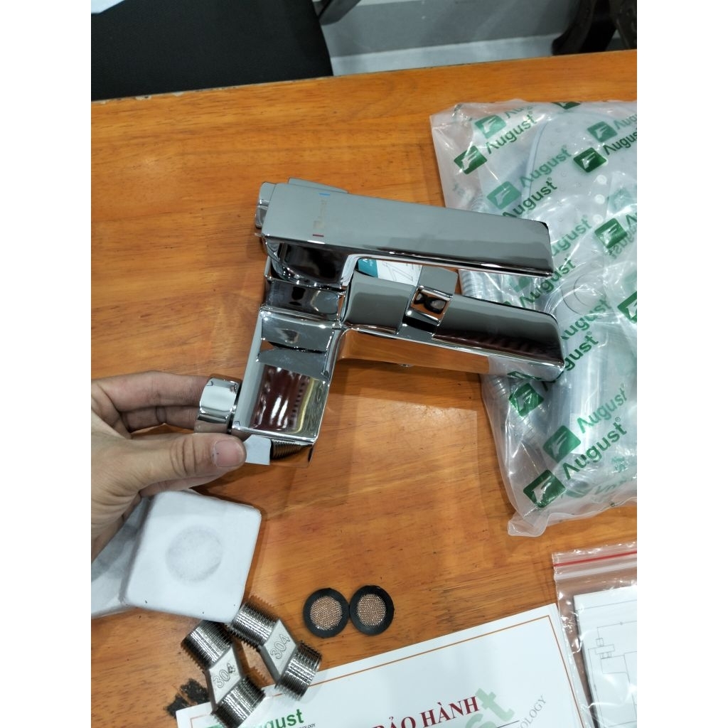 August Combo Bộ Củ Sen Tắm 95101 Ty Chỉnh Tự Động Chất Liệu Đồng Thau Cao Cấp Đẩy Đủ Dây Bát Sen Bảo