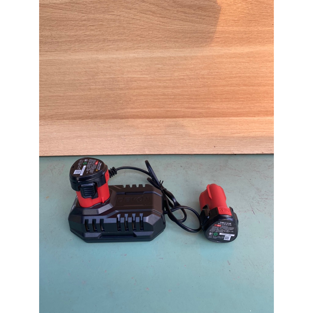 Sạc,pin 12V dành cho máy DEVON 12v chính hãng