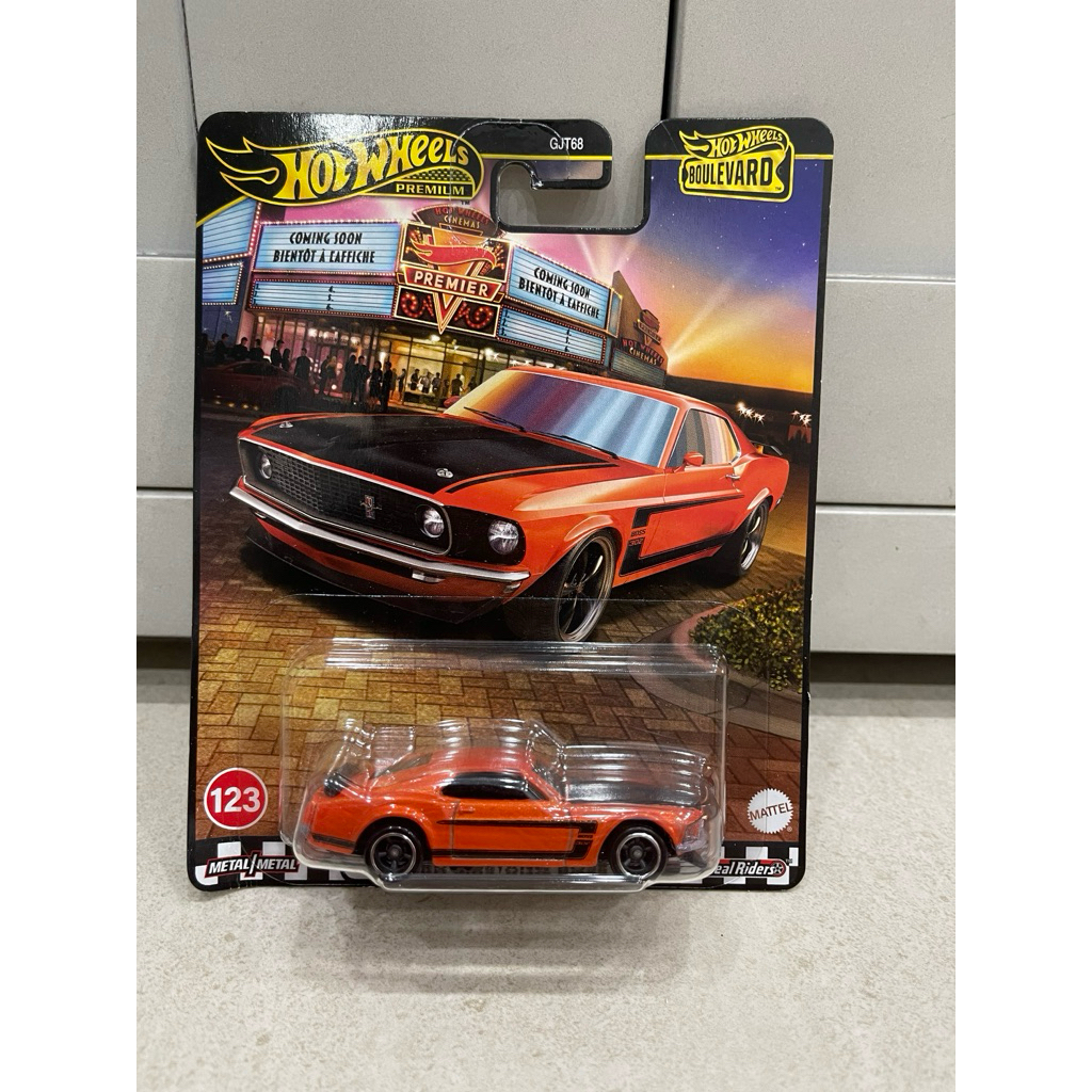Xe mô hình đồ chơi bánh cao su Hotwheels 1:64 PREMIUM - BOULEVARD - '69 Ford Mustang Boss 302