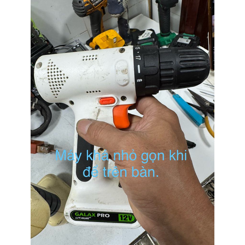 Máy khoan 12V có cấp trượt.