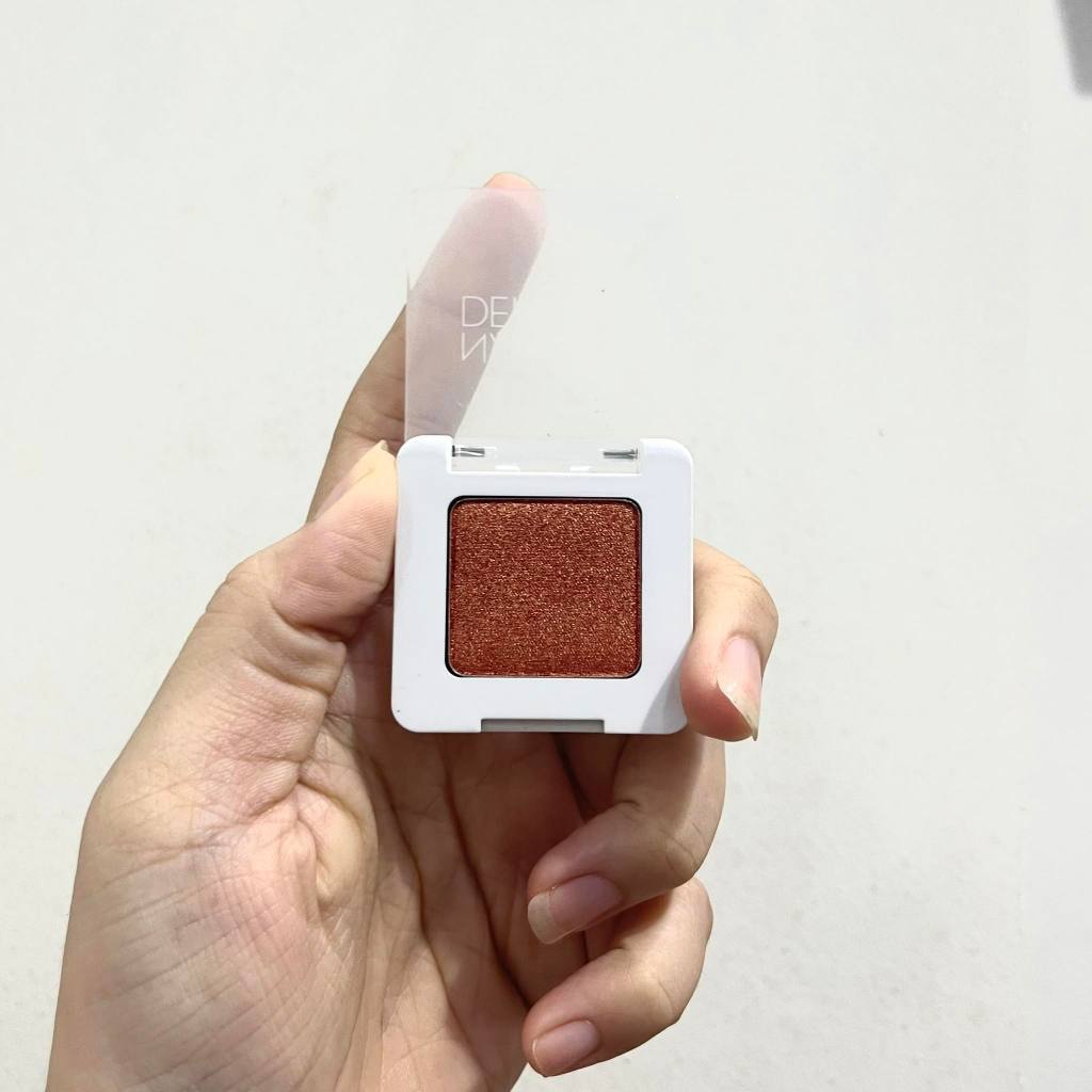 Phấn Mắt Có Nhũ 1 Ô Morgana Eyeshadow 2.5g
