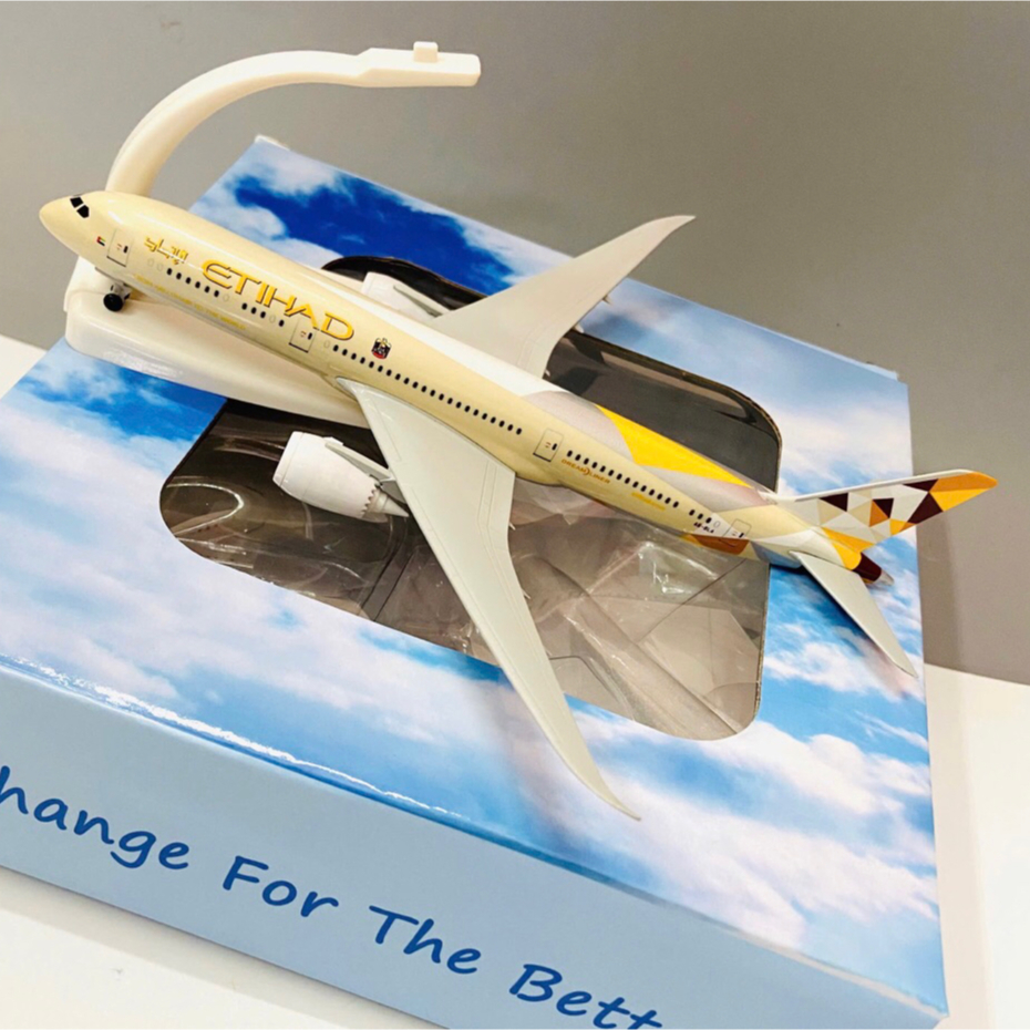 Mô Hình Máy Bay Etihad Airways Dòng Boeing B787 Dreamliner . Mô Hình Máy Bay Kim Loại Nguyên Khối Bó