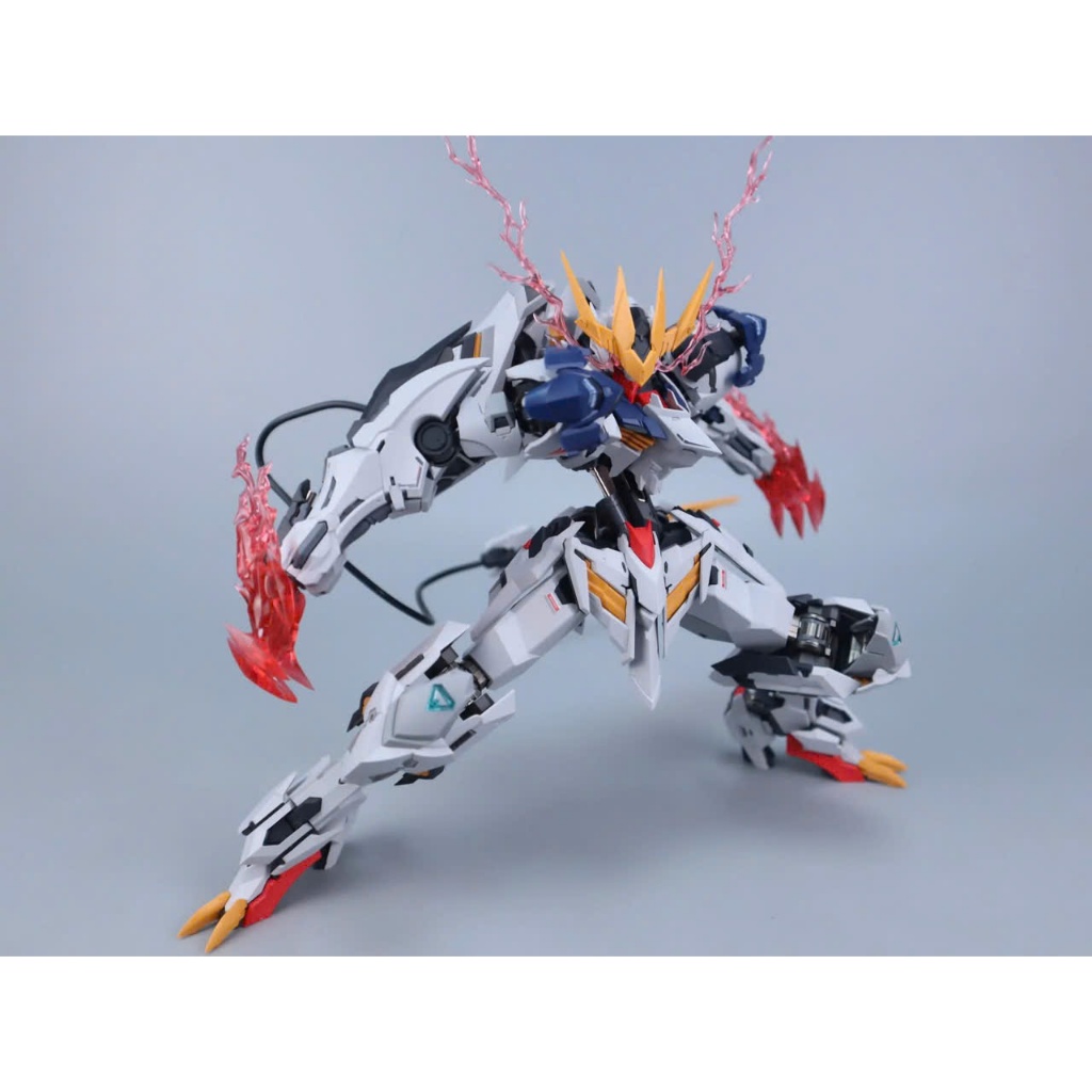 Mô Hình Lắp Ráp 1/100 Barbatos Lupus Rex Wolf Model Khung Xương Kim Loại