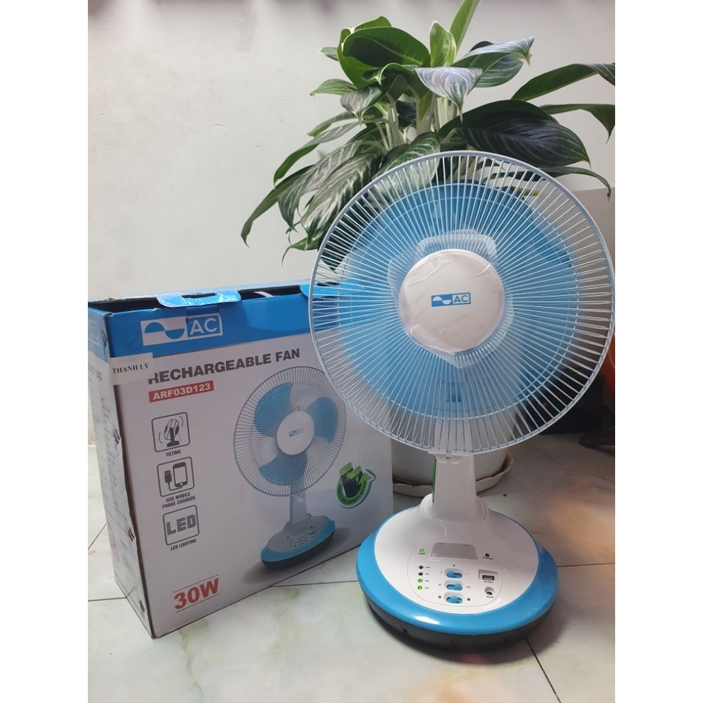 Quạt Sạc ARF03D123 Mới