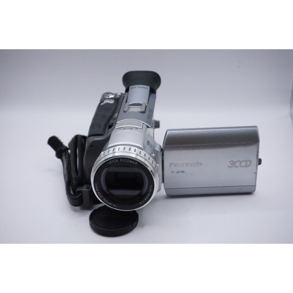 Máy Quay Panasonic NV-GS100 – Hệ Thống 3CCD Chuyên Nghiệp, Ống Kính Leica, Chất Ảnh Vintage Sắc Nét