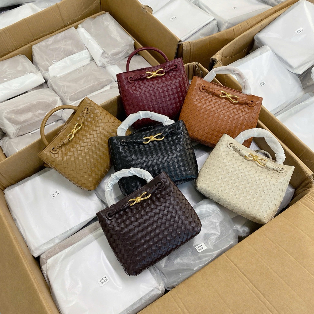 Túi da dệt tay charm xoắn size 25cm siêu xinh hàng QCCC