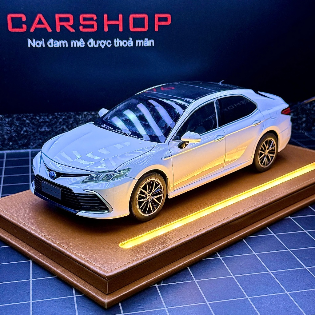 [Có bản quyền] Mô hình xe Toyota Camry 2023 tỉ lệ 1:18 hãng  Black Mamba