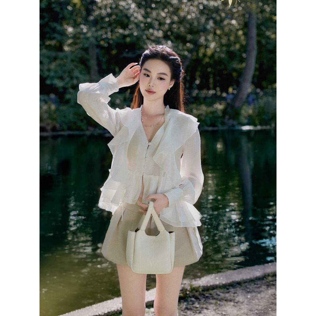 Áo Sơ Mi Chất Tơ Chiffon Thiết Kế Cổ V Phối Bèo Tiểu Thư Tay Bồng Màu Trắng - Irene Top | BigBuy360 - bigbuy360.vn